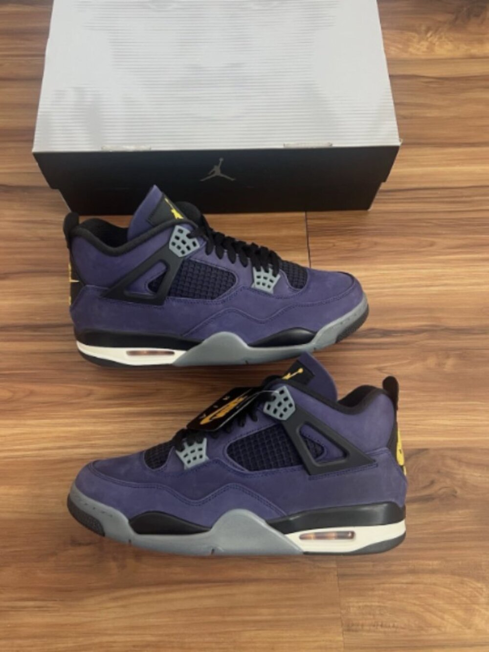 Air Jordan 4 Retro Lakers